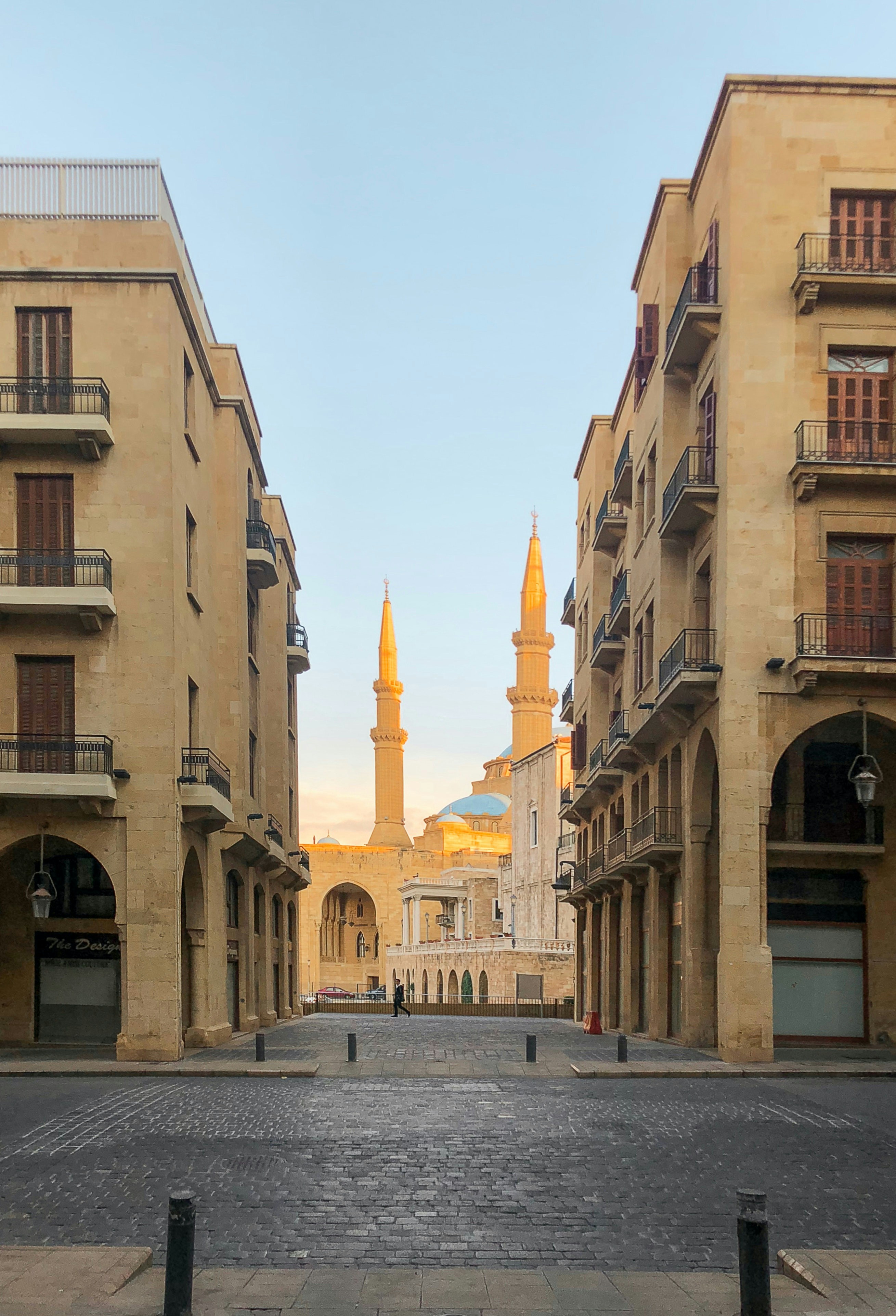 فندق رامادا الروشة